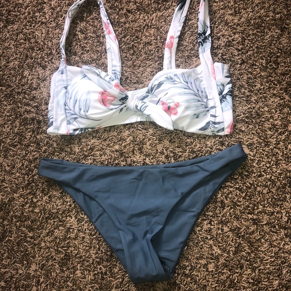 Soft pretty women’s bathing suit - Picture 1 of 3